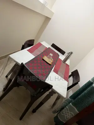 ডাইনিং টেবিল ৪ টি চেয়ার সহ