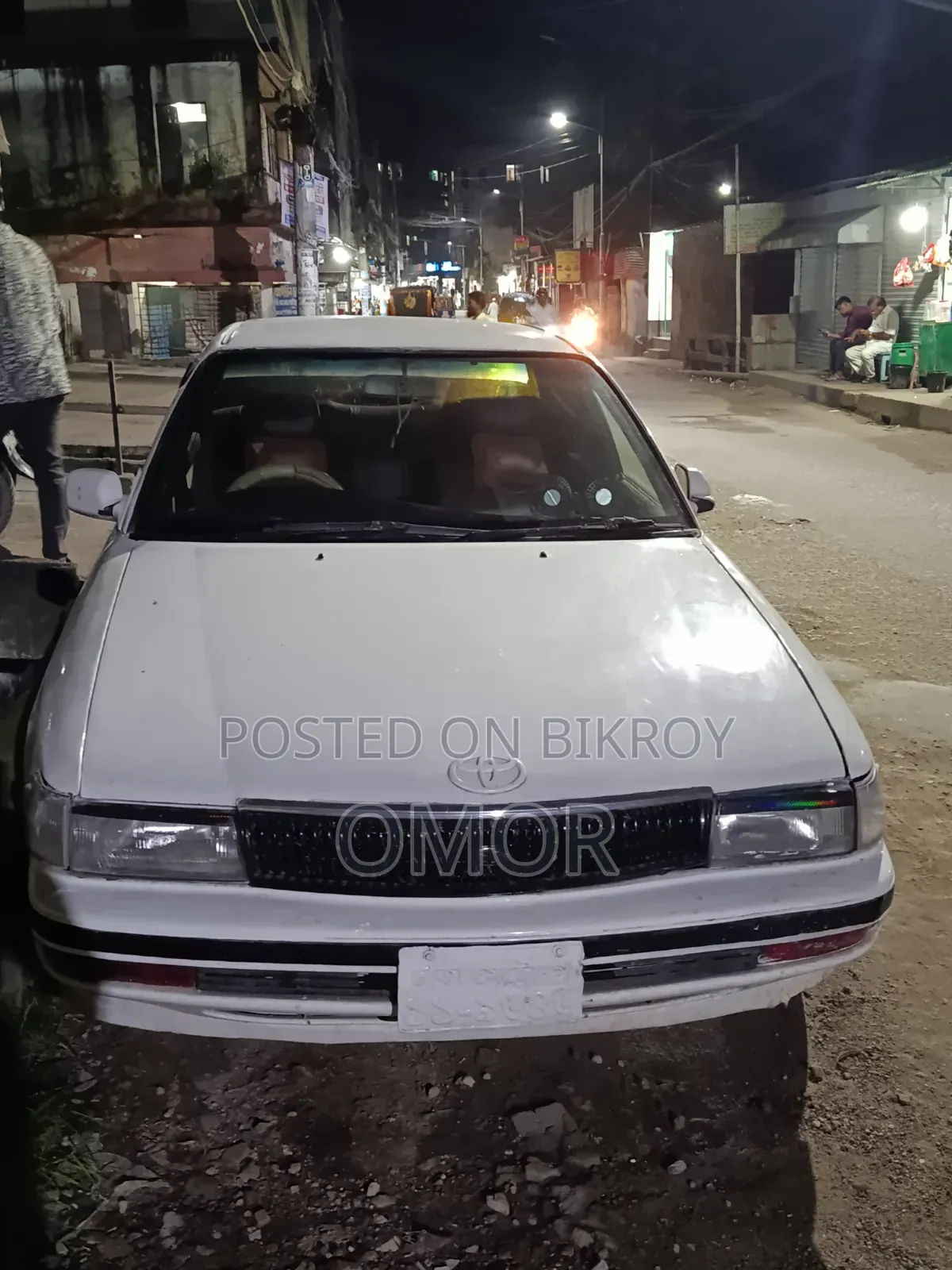 টয়োটা করিনা ১৯৯২ সাদা