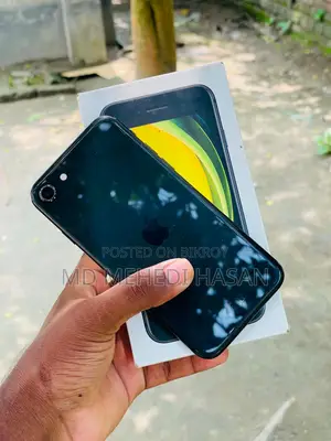 অ্যাপল আইফোন এসই (২০২০) ১২৮ জিবি ব্ল্যাক