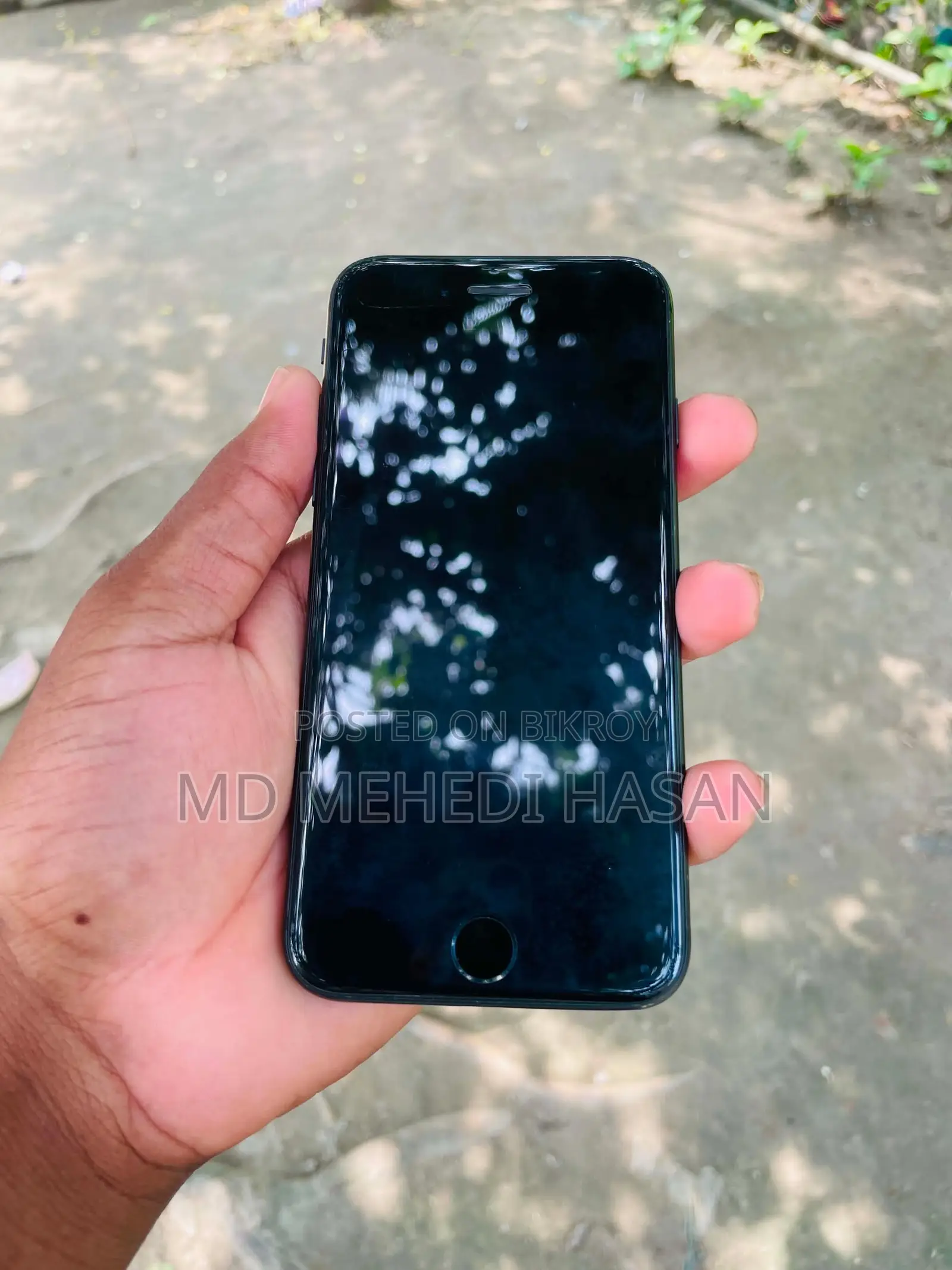 অ্যাপল আইফোন এসই (২০২০) ১২৮ জিবি ব্ল্যাক