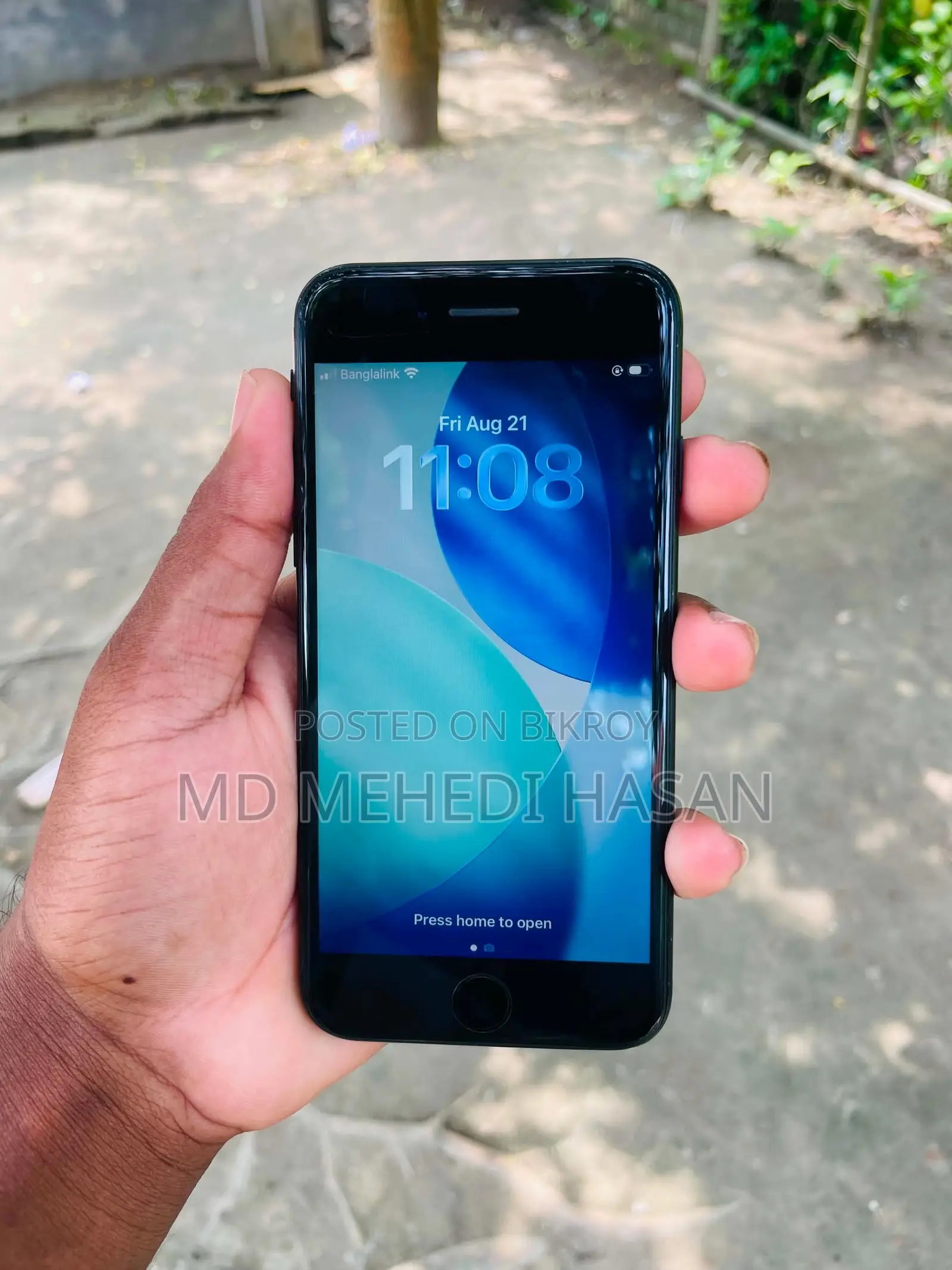 অ্যাপল আইফোন এসই (২০২০) ১২৮ জিবি ব্ল্যাক