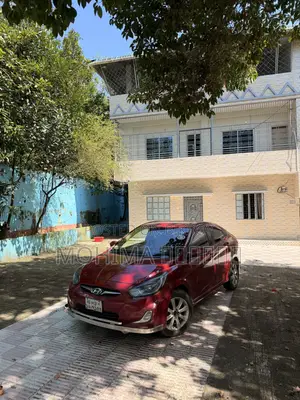 হুন্ডাই অ্যাকসেন্ট ২০১২ লাল