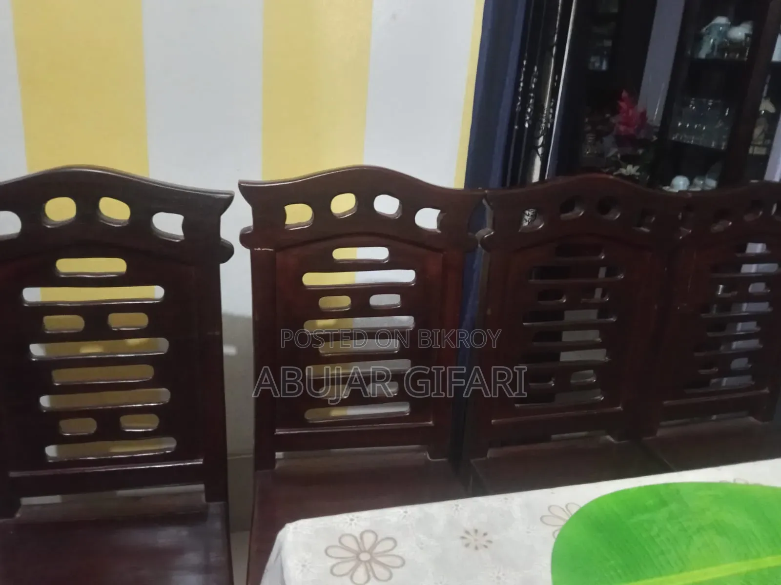 সুন্দর ৪টি সেগুন কাঠের চেয়ার বিক্রির জন্য