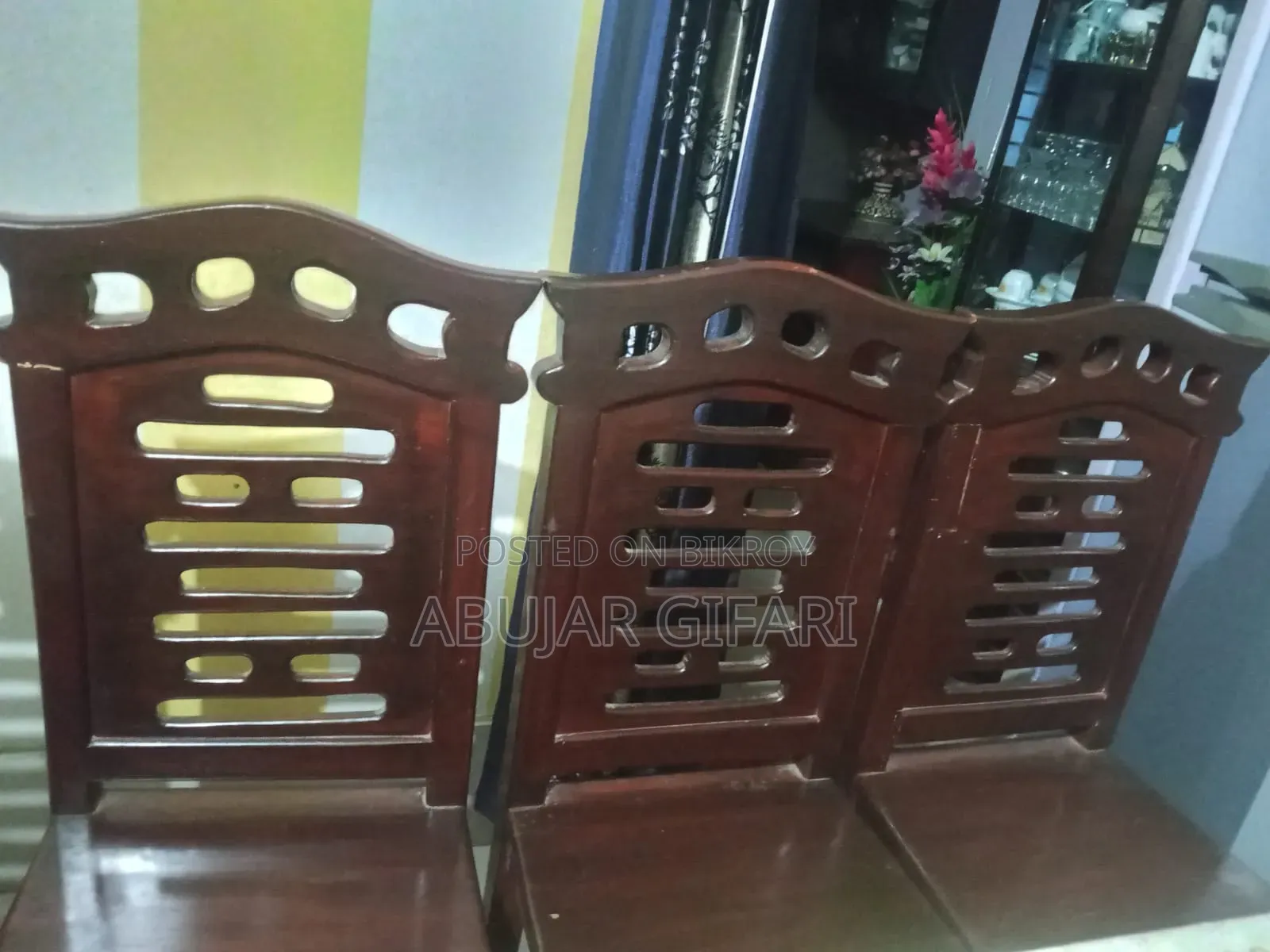 সুন্দর ৪টি সেগুন কাঠের চেয়ার বিক্রির জন্য