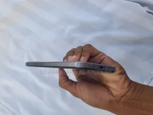 ভিভো ভি২৭ই ২৫৬ জিবি হোয়াইট
