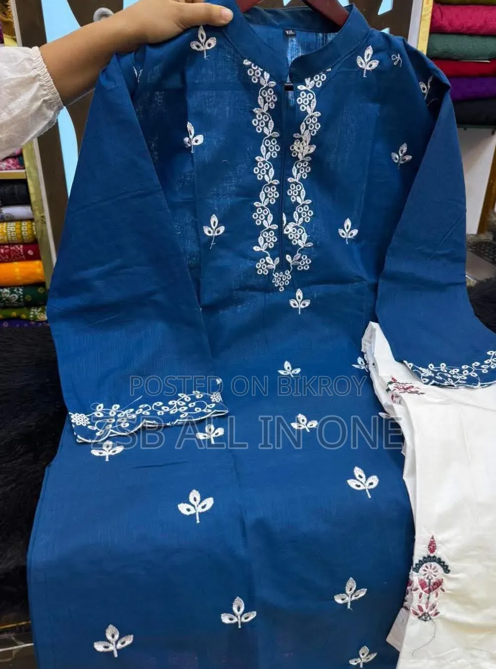 লিনেন এমব্রয়ডারি টু পিস