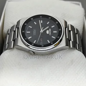 Vintage Seiko 5 Automatic 17 Jewels (Japan) Black Dial Day-Date