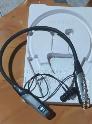 একদম নতুন হেডফোন।