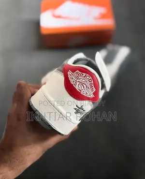Model: Air Jordan 1 Low - Travis Scott