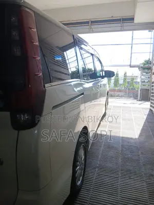 Toyota Noah 2015 Pearl