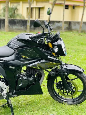 সুজুকি জিক্সার ২০২৫ ব্ল্যাক