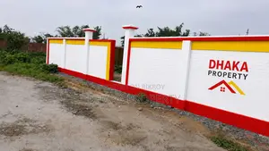 সেক্টর ১৩-এ ৩০০ ফুটের কাছে ৫ কাঠা পার্ক ইস্ট