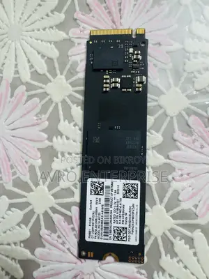 ৫১২ জিবি এনভিএমই জেন ৪