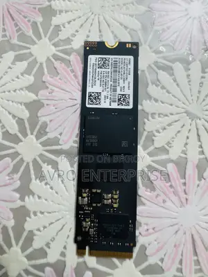 512 GB NVMe Gen 4