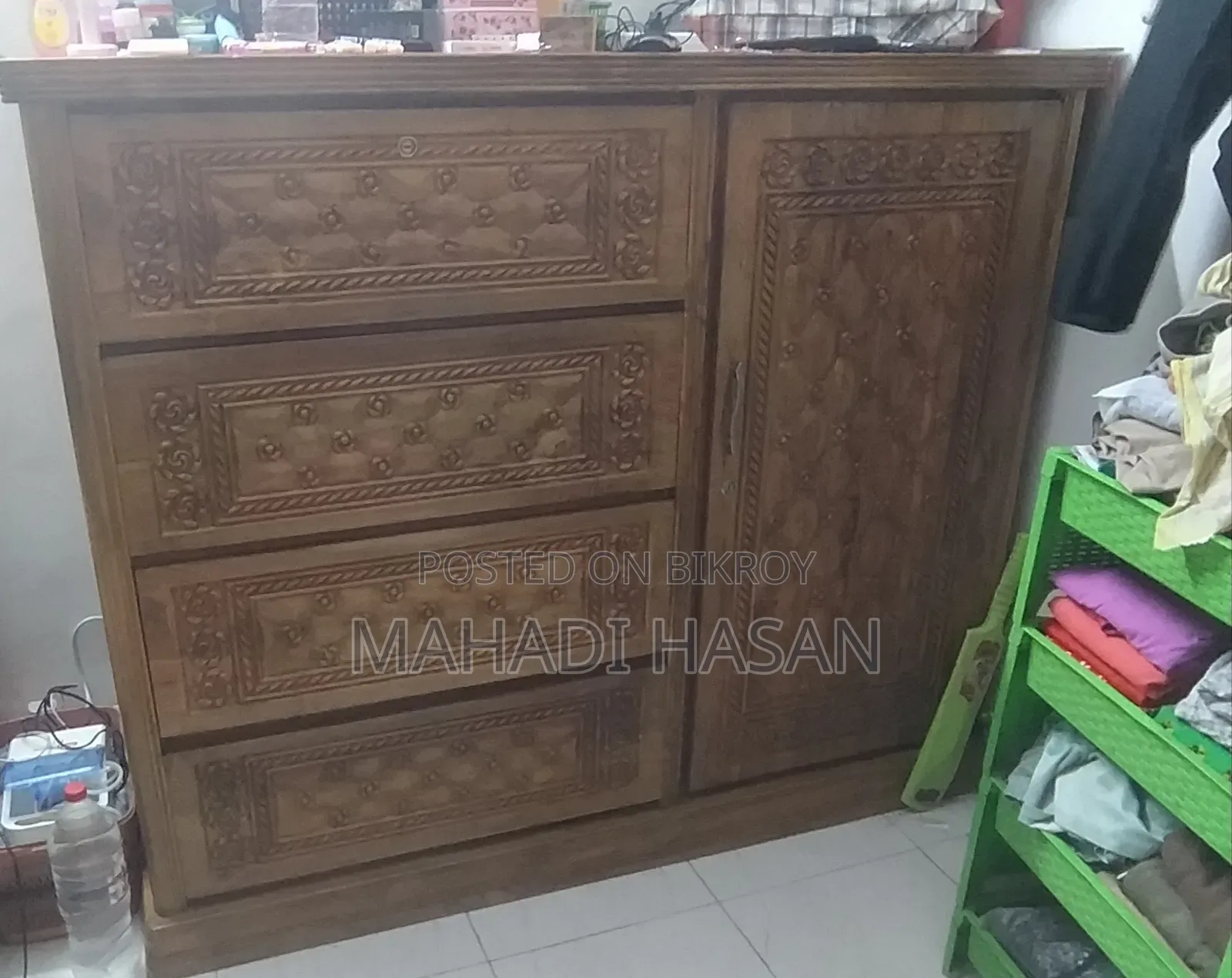 ফার্নিচার ওয়ার্ডরোব