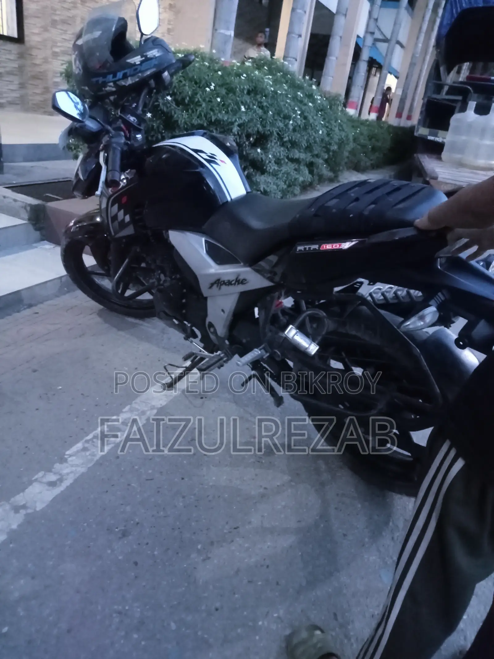 New TVS Apache RTR 160 4V 2021 Black