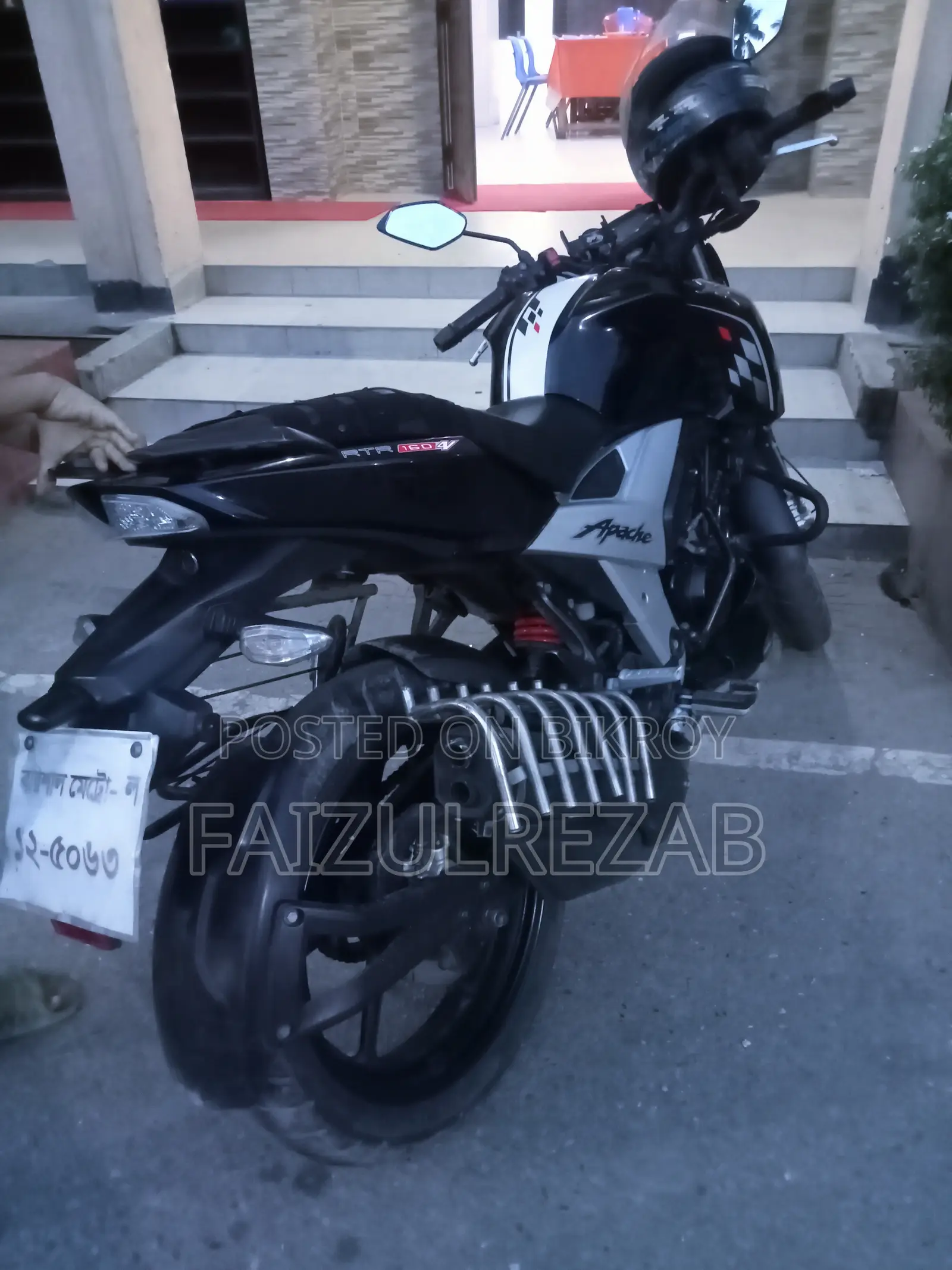 New TVS Apache RTR 160 4V 2021 Black
