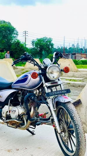 ইয়ামাহা ২০০৬ গ্রে