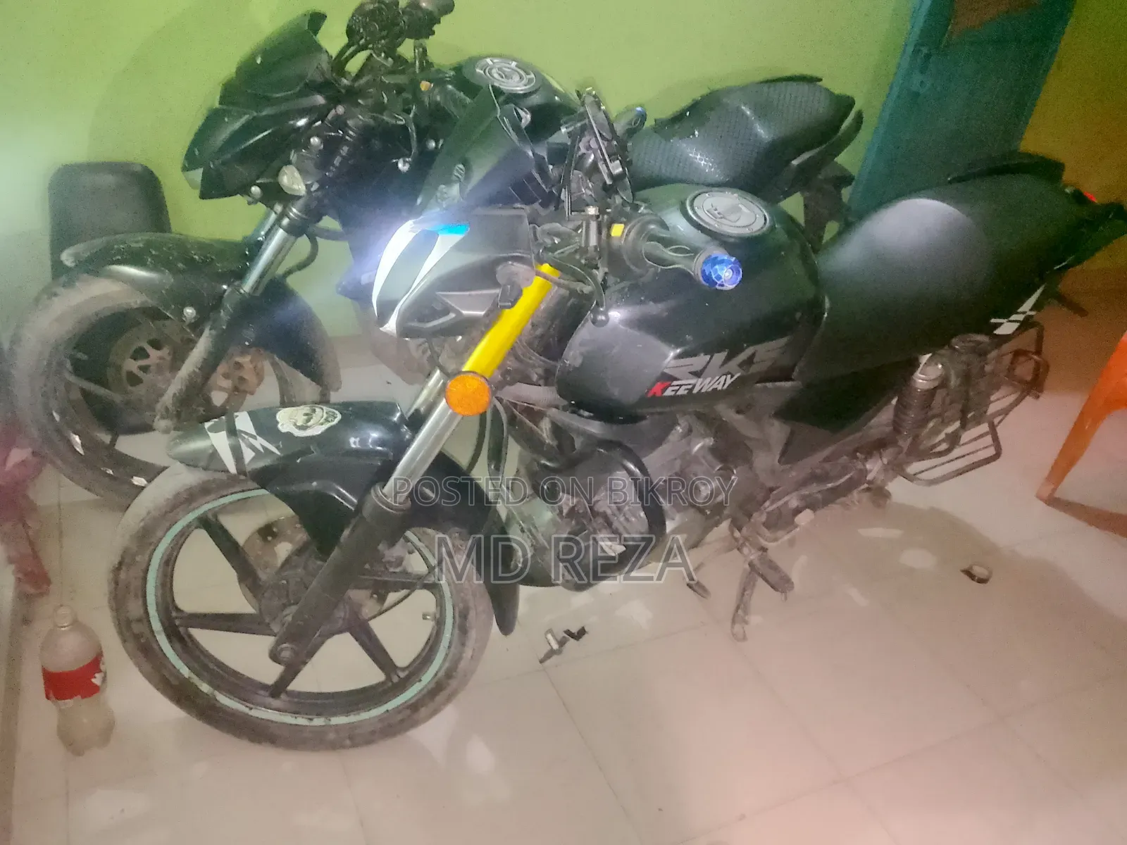 কিওয়ে আরকেএস ১০০ ২০১৫ ব্ল্যাক