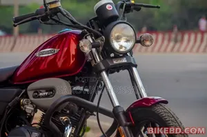 ইউএম রকলভিল ১২৫ ২০২১ লাল