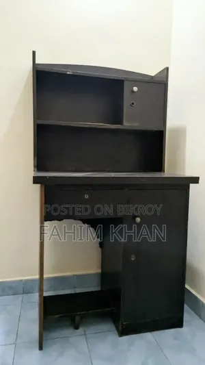 পড়ার টেবিল বিক্রি হবে