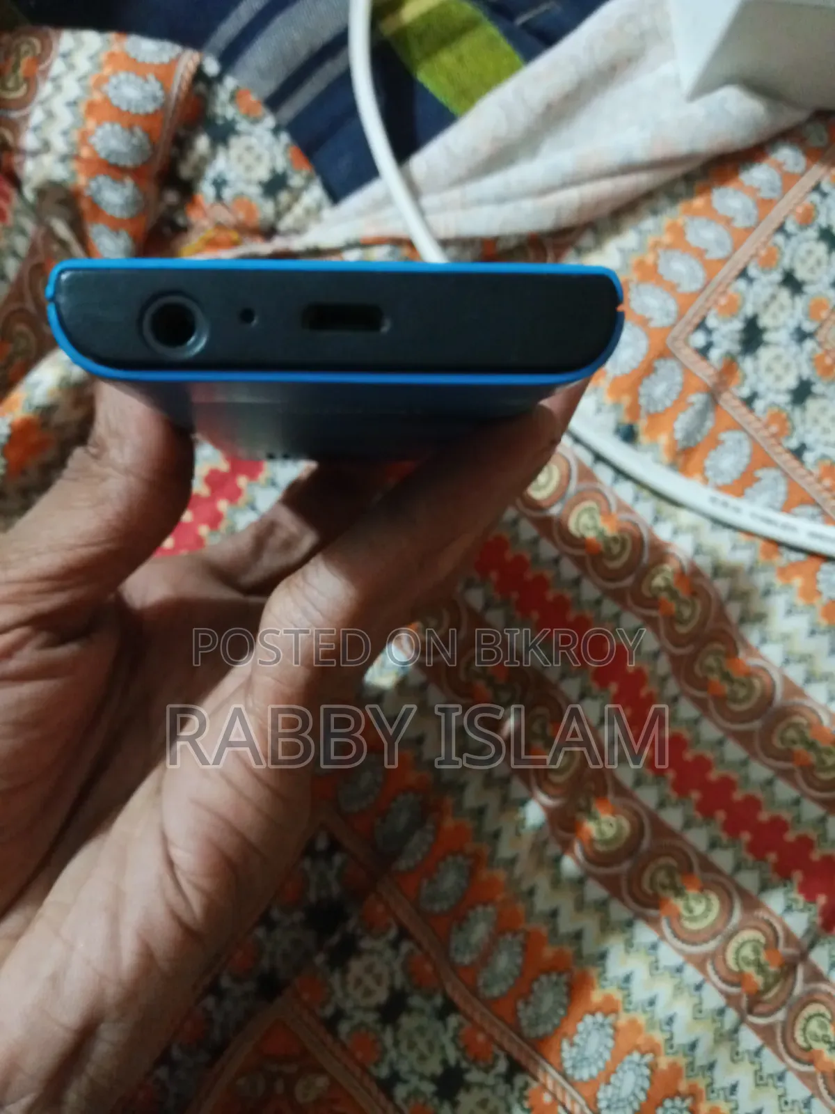 সিম্ফোনি এম৫০ নীল