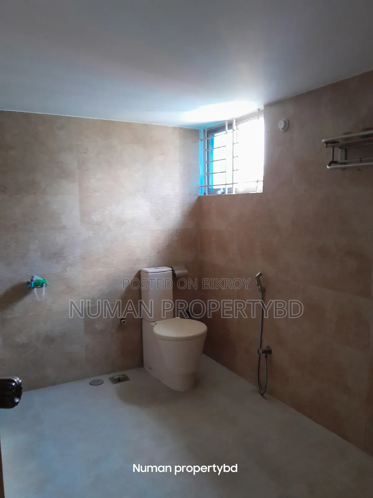 Furnished 4-Bedroom Apartment in Numan Property Bd, Basundhara for rent