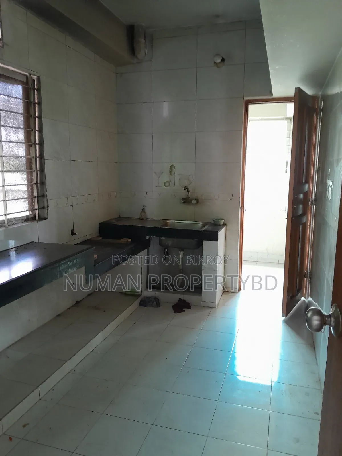 3-bedroom Apartment in Numan Property Bd, Basundhara for rent