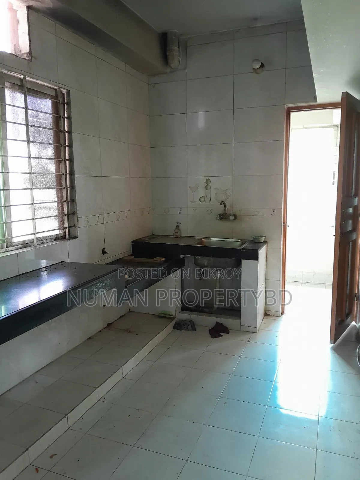 3-bedroom Apartment in Numan Property Bd, Basundhara for rent
