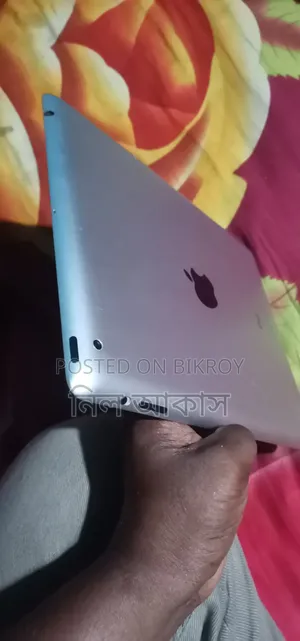 Apple iPad Wi-Fi 16 GB Silver