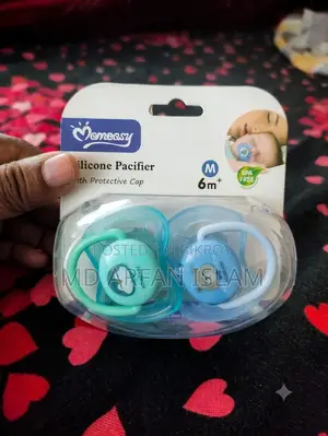 Momeasy Silicon Night Pacifier With Protective Cap (6m+2pcs Set)