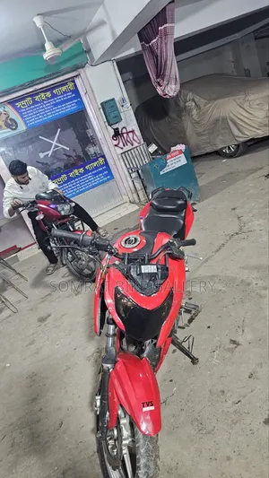 টিভিএস আপাচি ১৬০ ৪ভি ২০২০ লাল