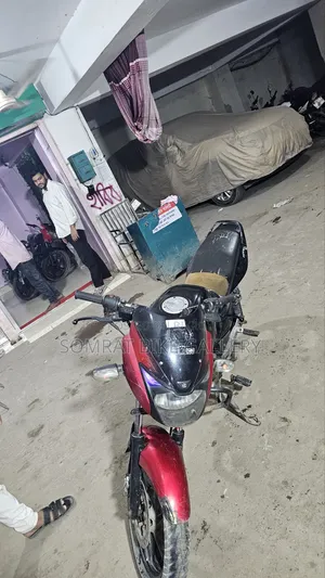 বাজাজ পালসার ১৫০ ২০১০ কালো