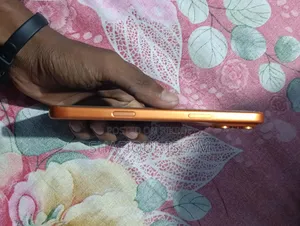 এম-হর্স এস৭ ১২৮ জিবি অরেঞ্জ