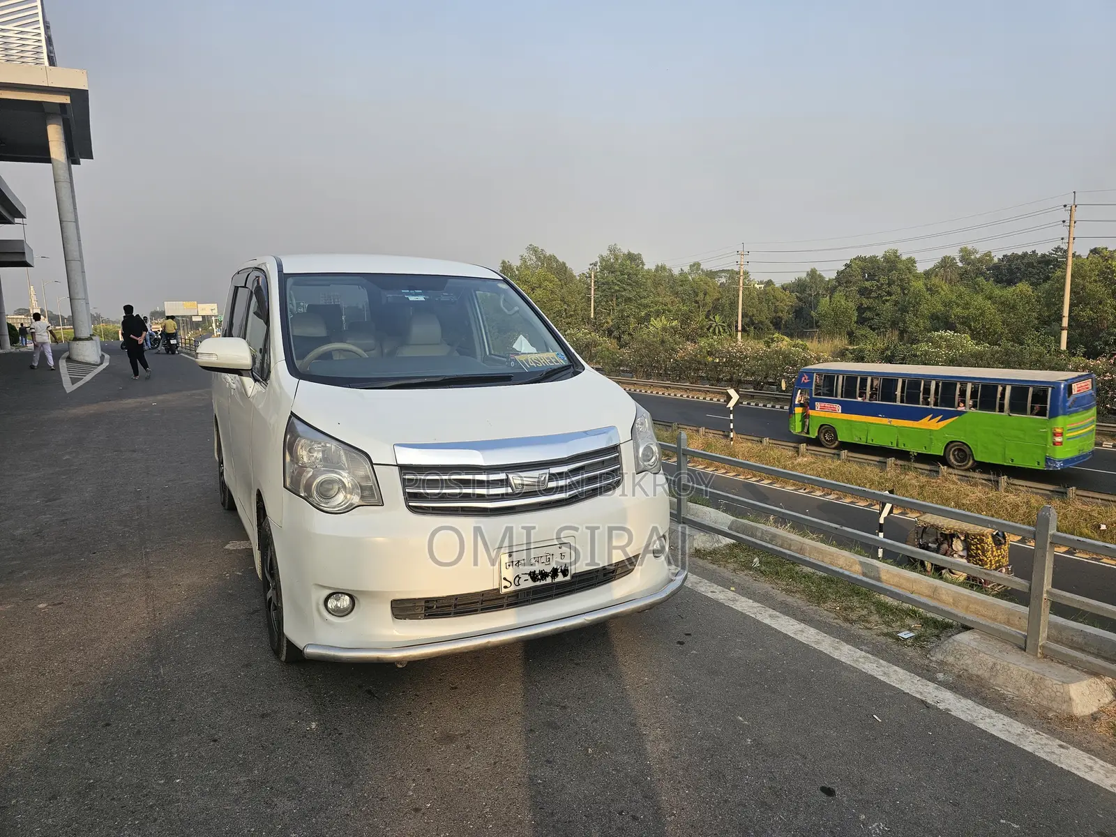Toyota HiAce 2010 White