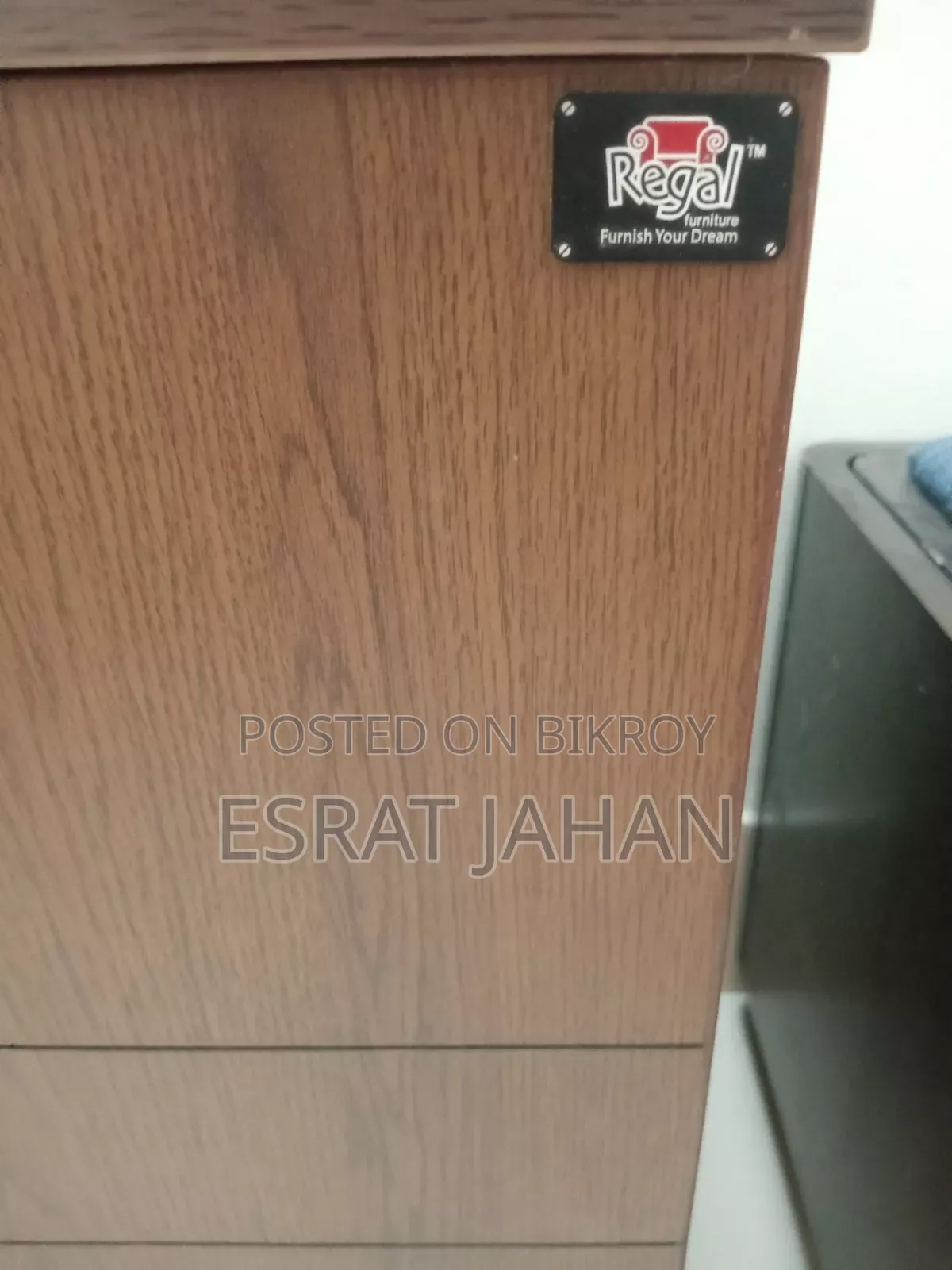 রিগাল টিভি ট্রলি ক্যাবিনেট