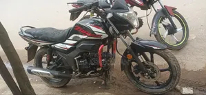 মোটরসাইকেল ২০২১ লাল