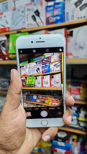 অ্যাপল আইফোন ৮ ৬৪ জিবি সাদা