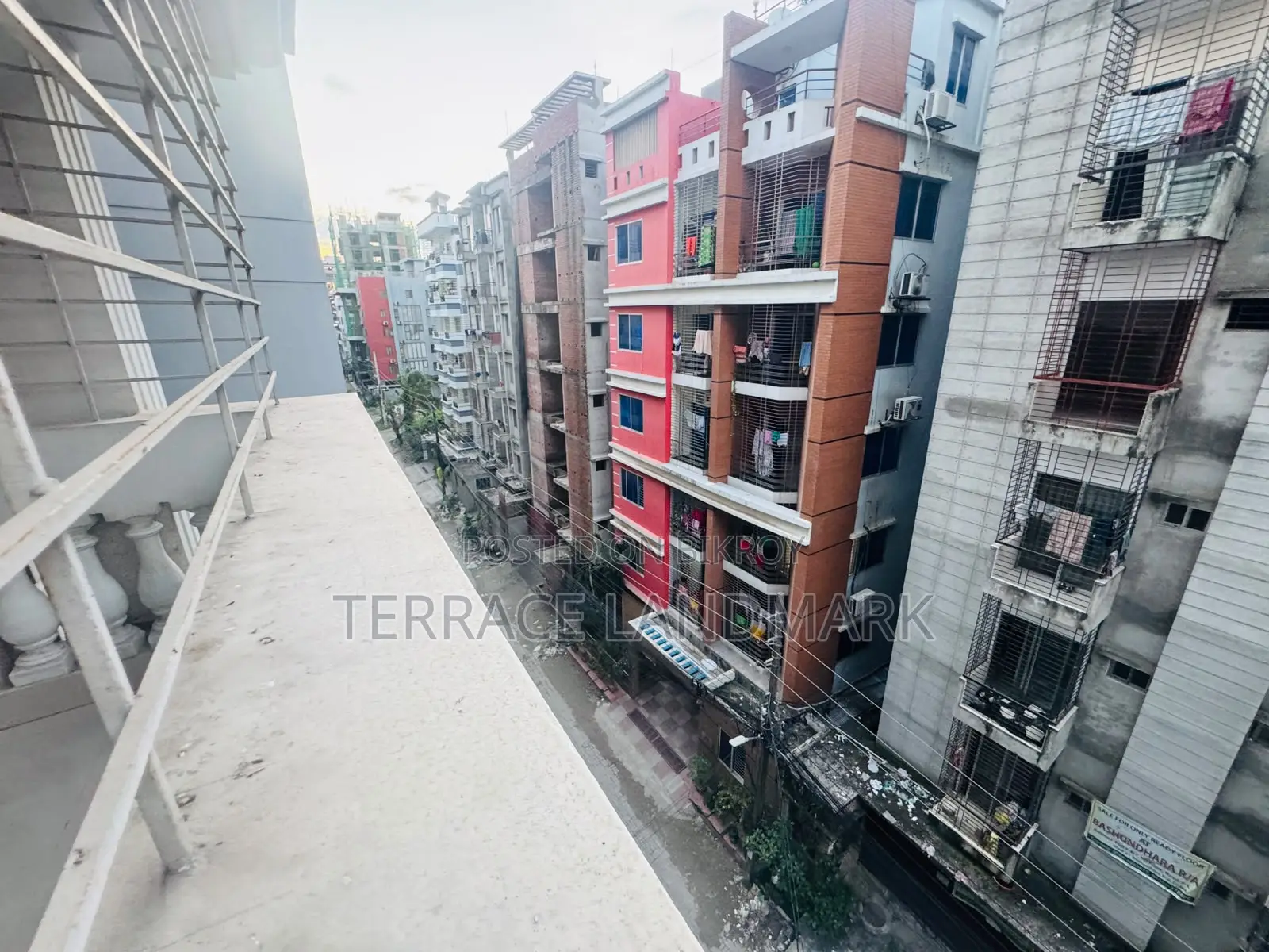 বসুন্ধরায় ৩টি বেডরুমের অ্যাপার্টমেন্ট বিক্রয়