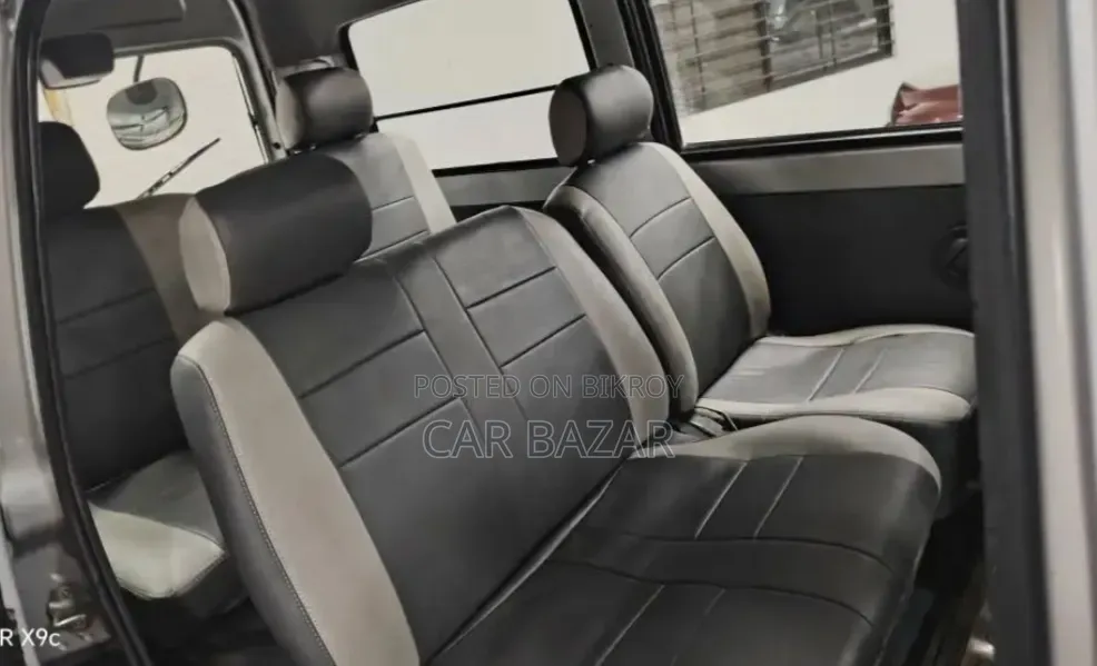 Toyota Noah 2.0 FWD (8 Seater) 2005 Silver