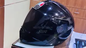 স্টাডস হেলমেট
