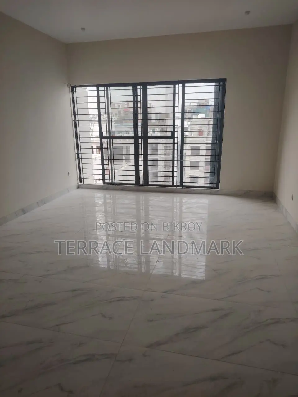 বসুন্ধরায় ৪ বেডরুমের অ্যাপার্টমেন্ট বিক্রয়ের জন্য