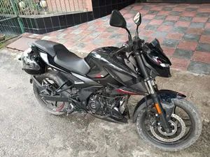 বাজাজ পালসার এন১৬০ ২০২৩ ব্ল্যাক