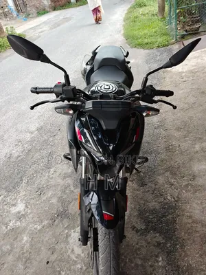 বাজাজ পালসার এন১৬০ ২০২৩ ব্ল্যাক