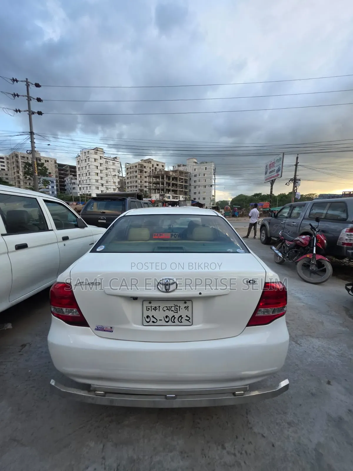 টয়োটা এক্সিও ২০০৮ সাদা