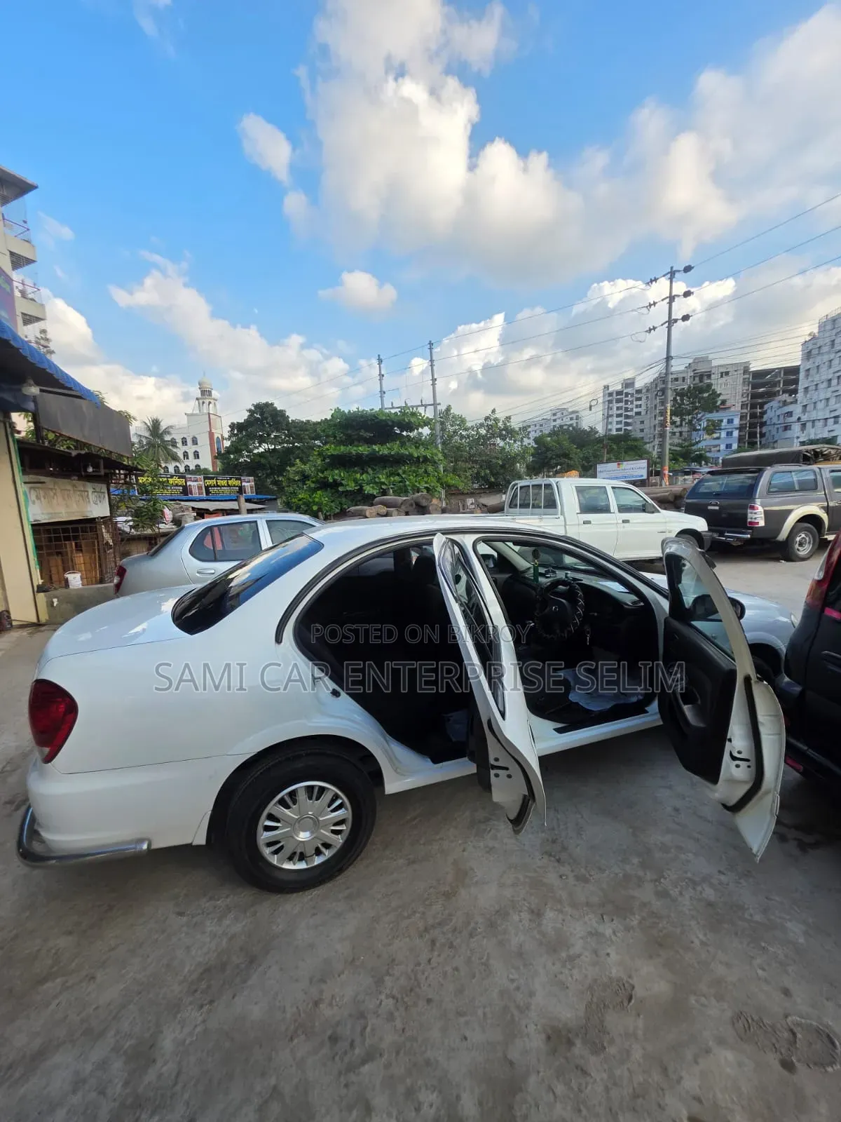 নিসান সানি ২০১১ সাদা
