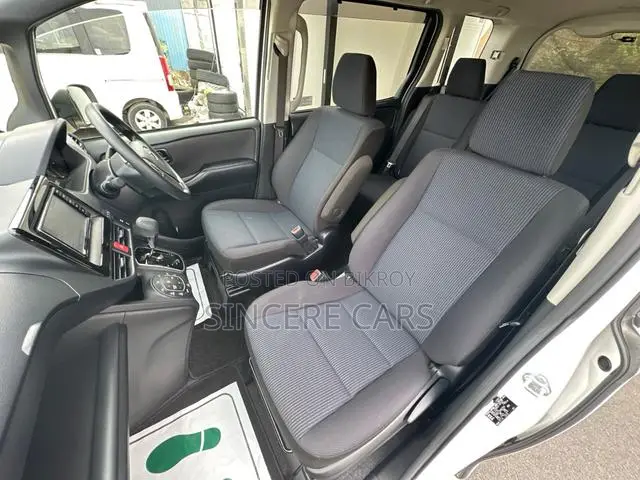 Toyota Noah 2021 Pearl