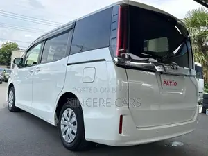 Toyota Noah 2021 Pearl