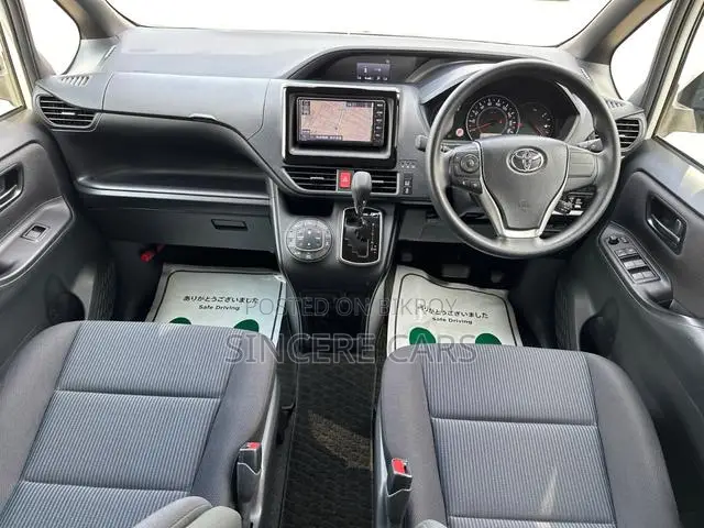 Toyota Noah 2021 Pearl