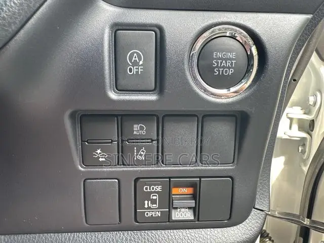Toyota Noah 2021 Pearl